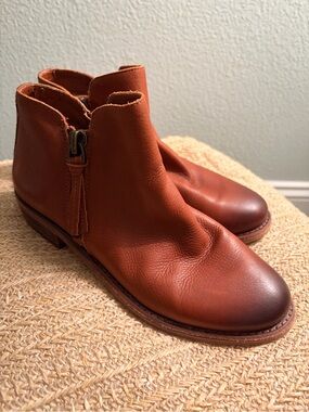 Gianni Bini Brown Leather Ankle Boots with Side Zip Size 7